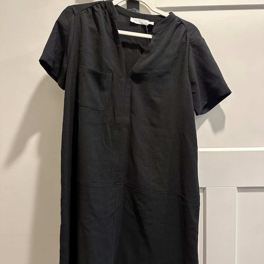 NWT ALL IN FAVOR Hailey Crepe Black Dress Size MEDIUM